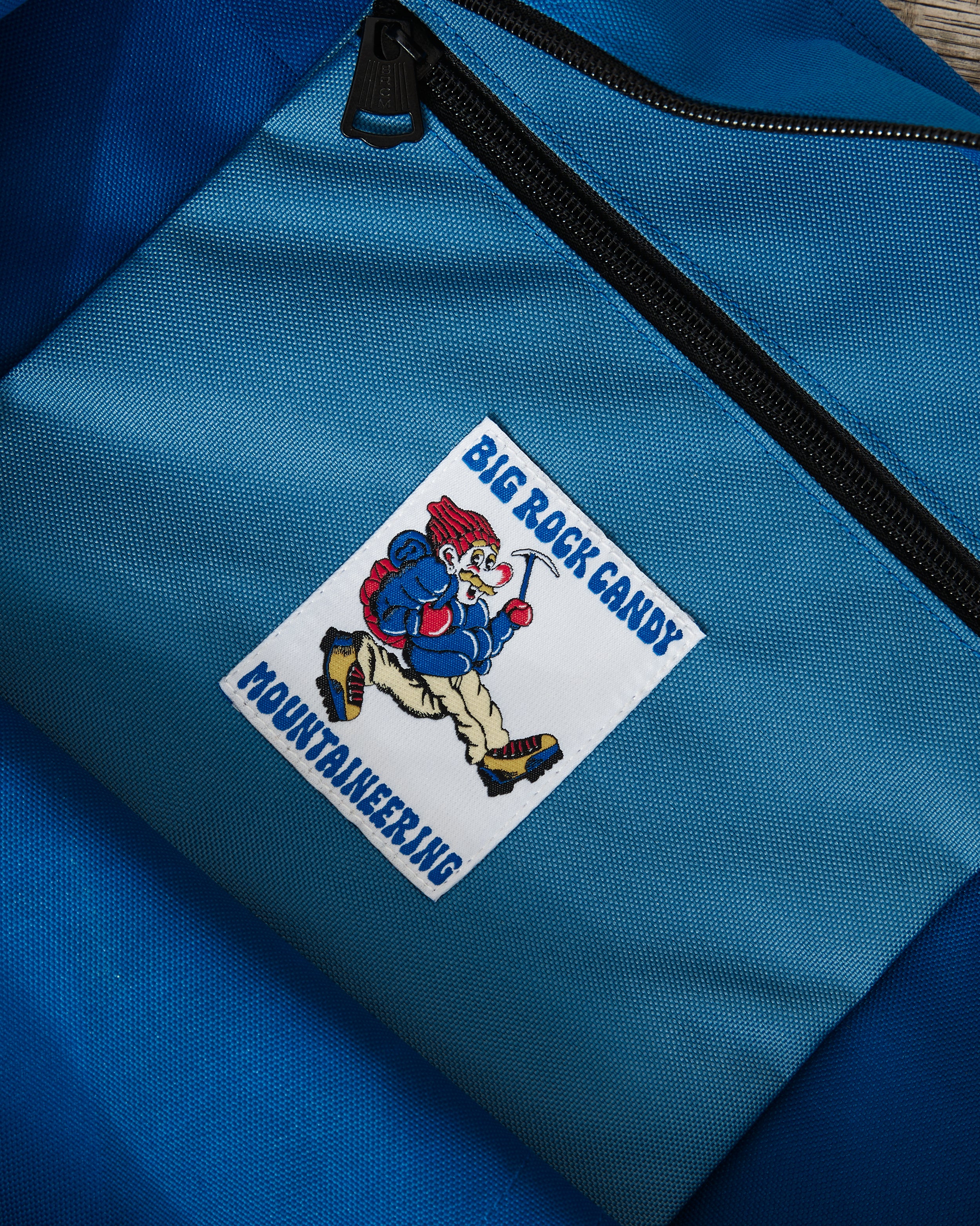 Big Rock Candy ダウンCLASS 堀切 pool by class Big Rock Candy Mountaineering Haulin' Tote - Blue Raspberry