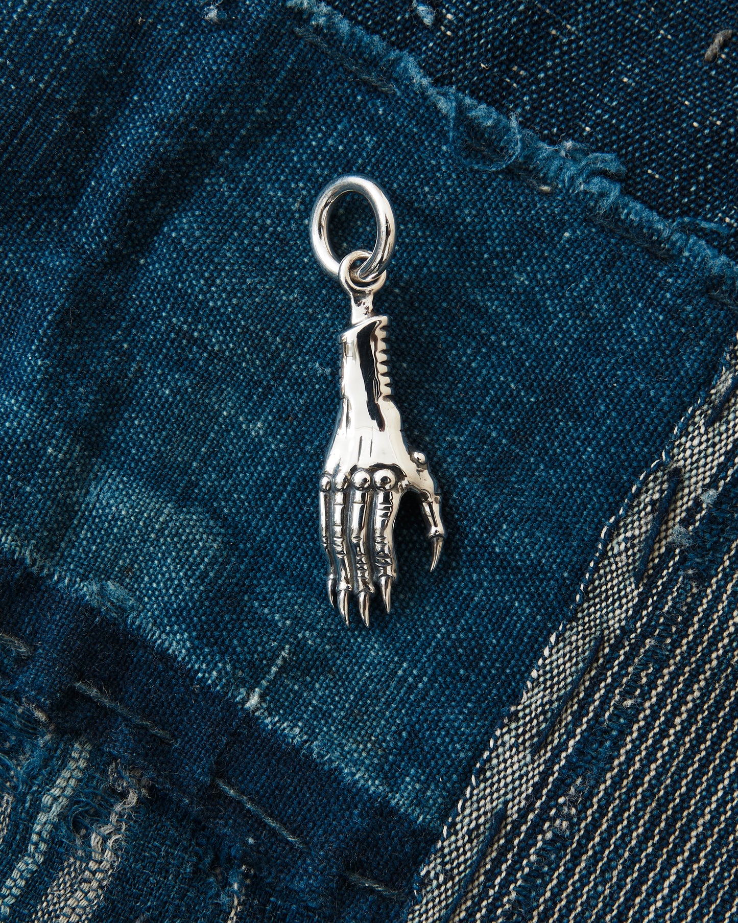 O.P Jewellery Skata Skata Magpie Hand Pendant