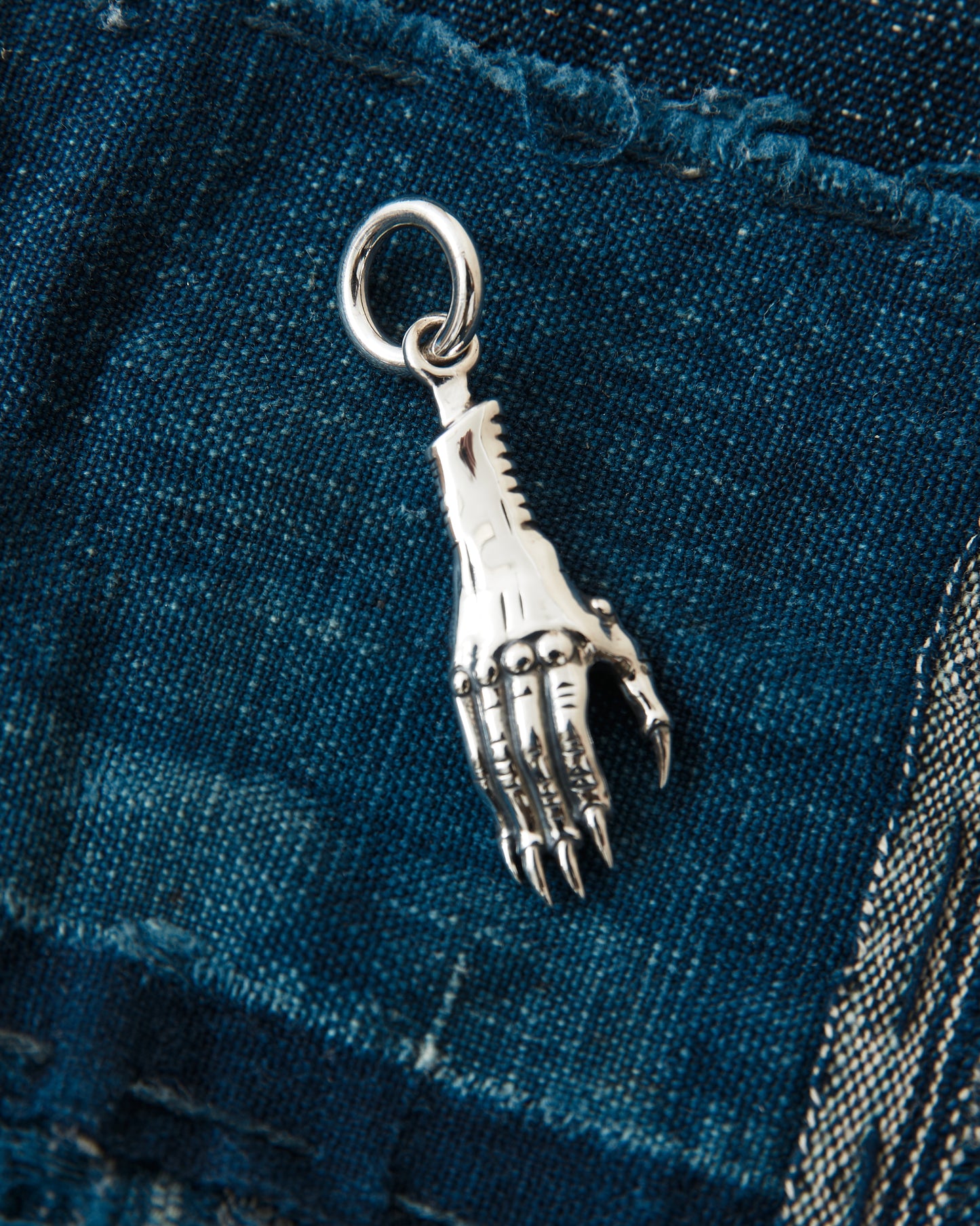 O.P Jewellery Skata Skata Magpie Hand Pendant
