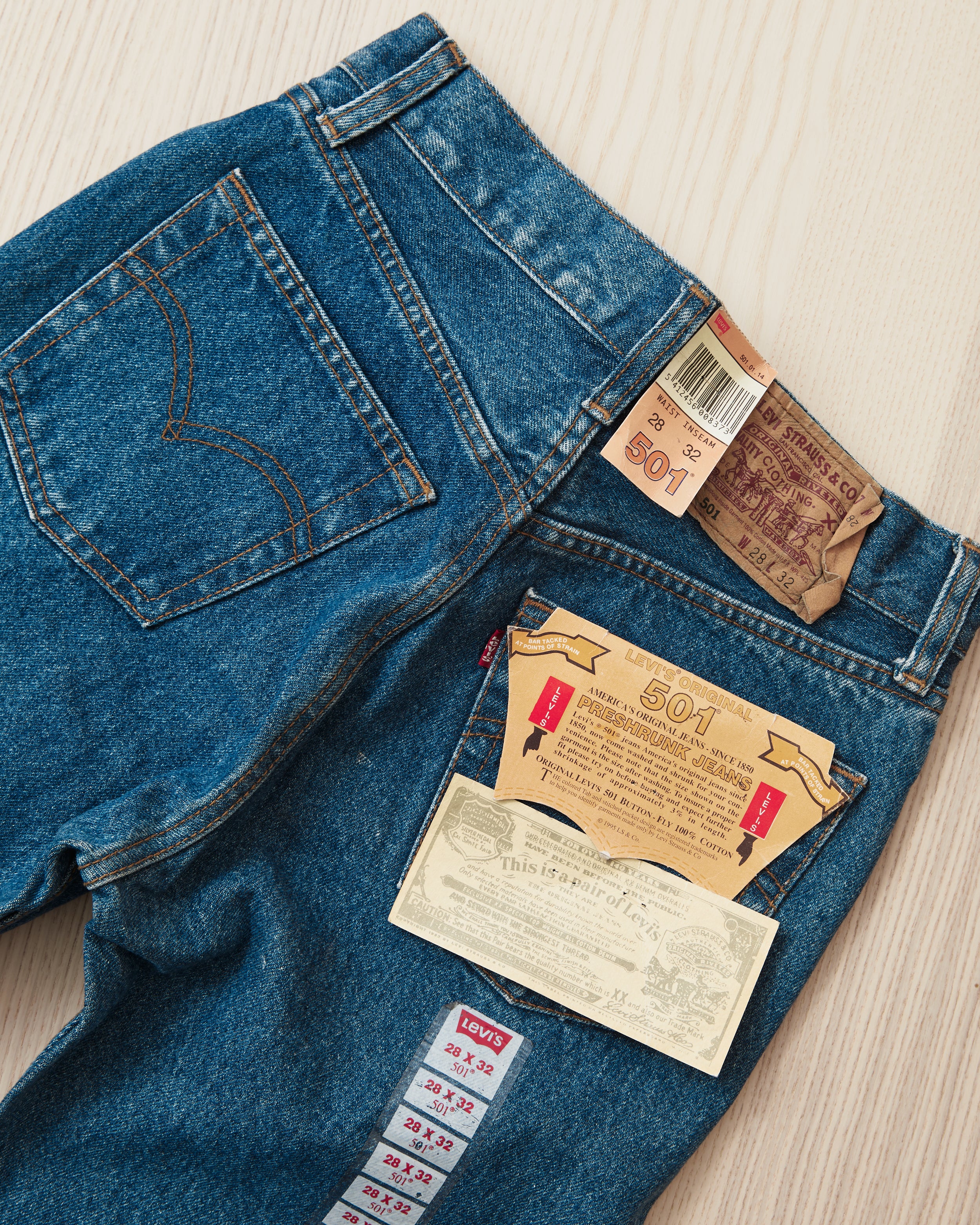 Vintage No. 55 90's Made in USA Dead Stock Levi's 501 Jeans W 28