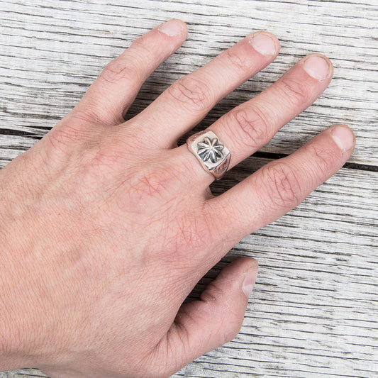 Larry Smith Square Shell Ring RG-0047