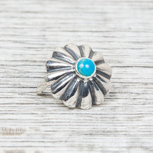 Larry Smith Shell Concha Turquoise Stud OT-C0081