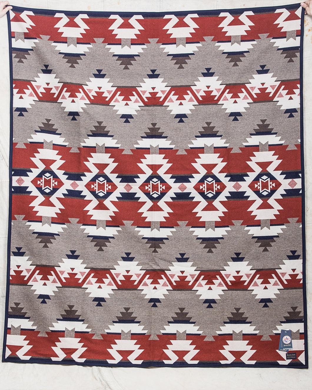 Pendleton Mountain Majesty Jacquard Robe – Second Sunrise
