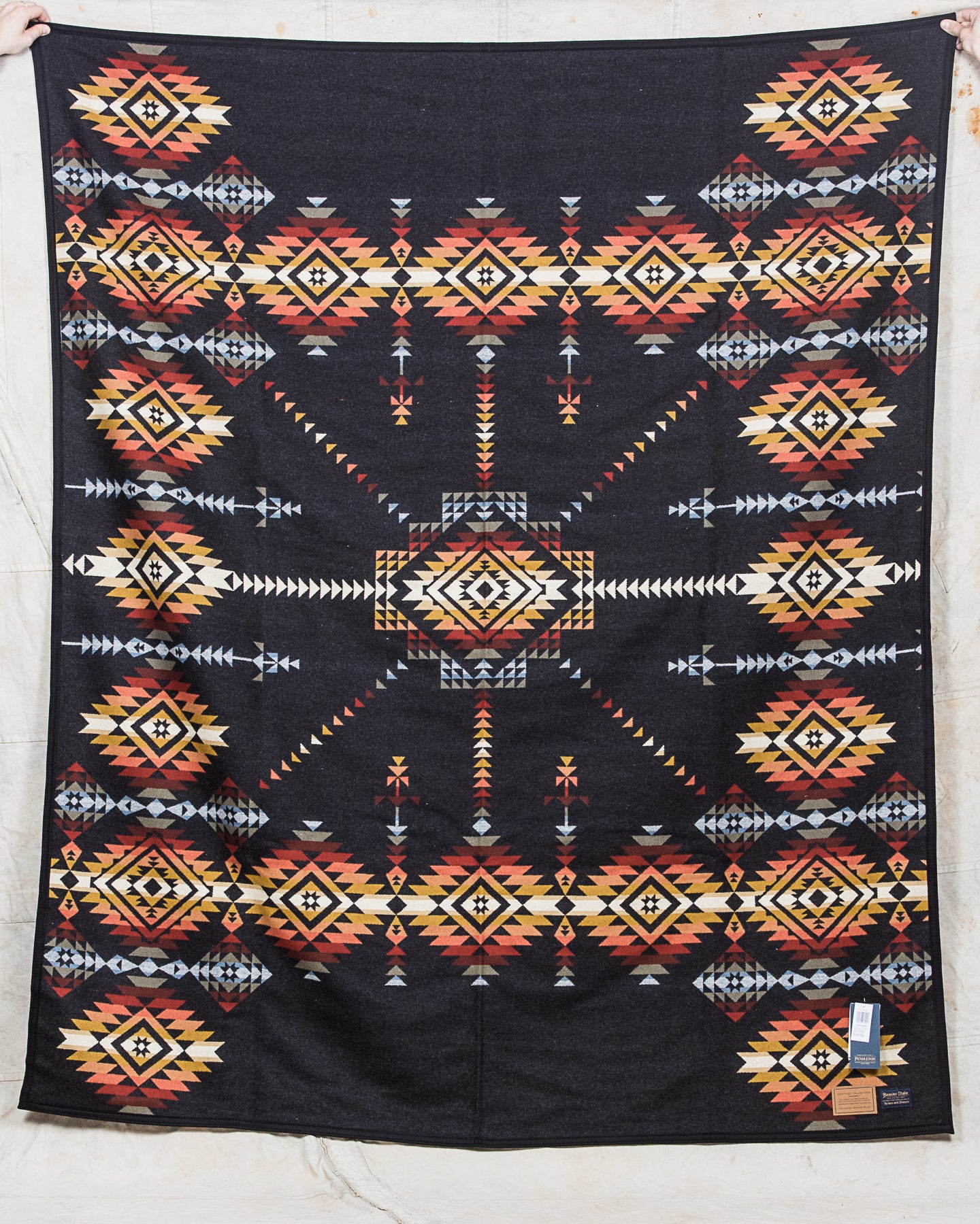 Pendleton Pueblo Dwelling Jacquard Robe
