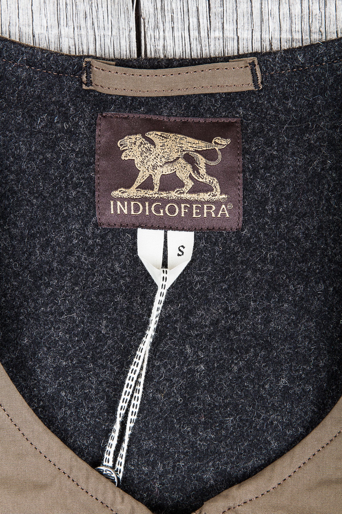 Indigofera Tectonic Vest Dark Green