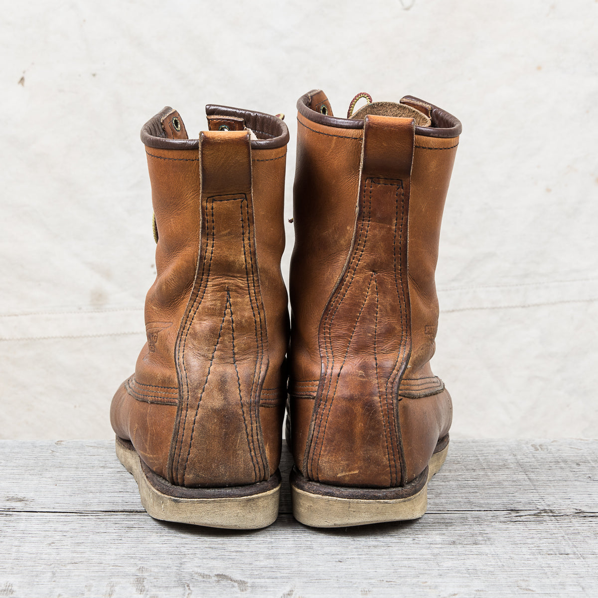 Secondhand Red Wing Classic Moc Toe Style No. 877