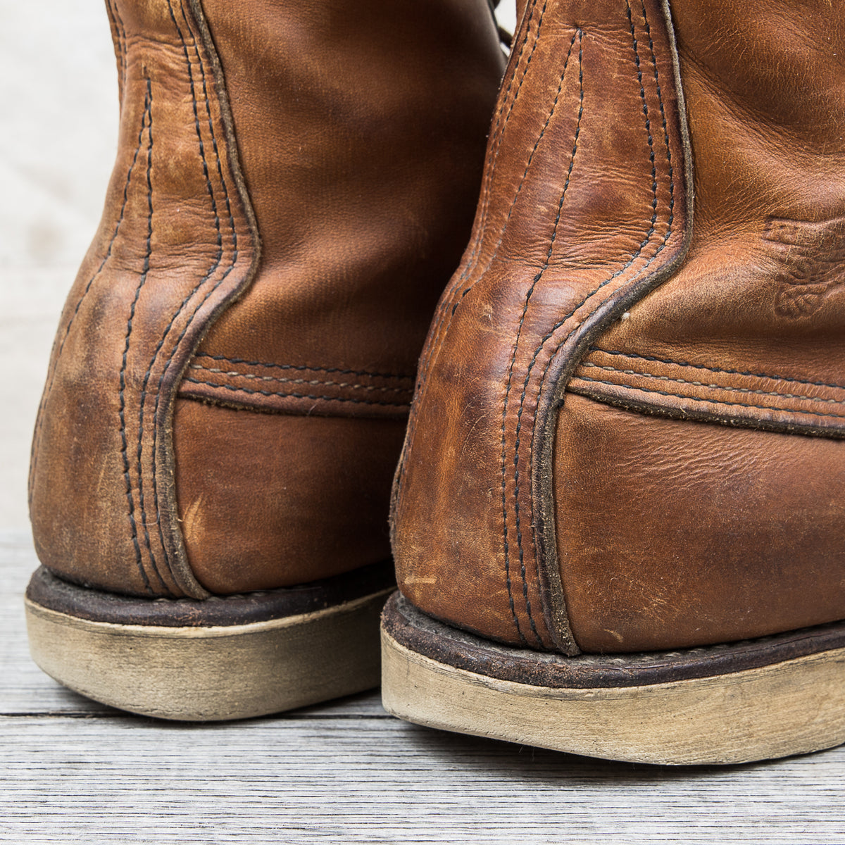 Secondhand Red Wing Classic Moc Toe Style No. 877