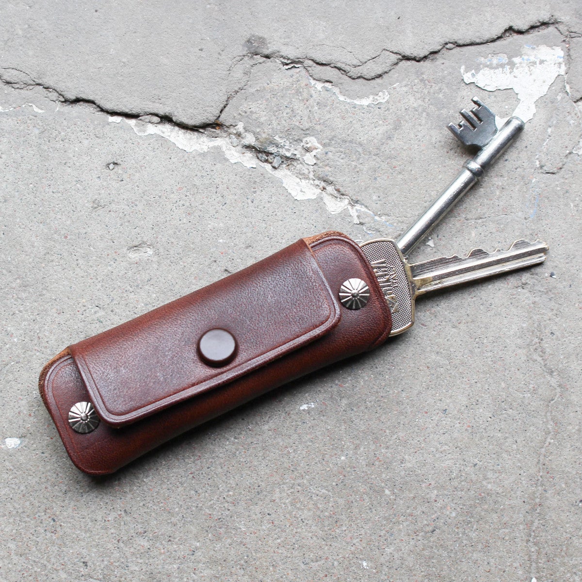 Larry Smith LT-0049 Key Fob Brown