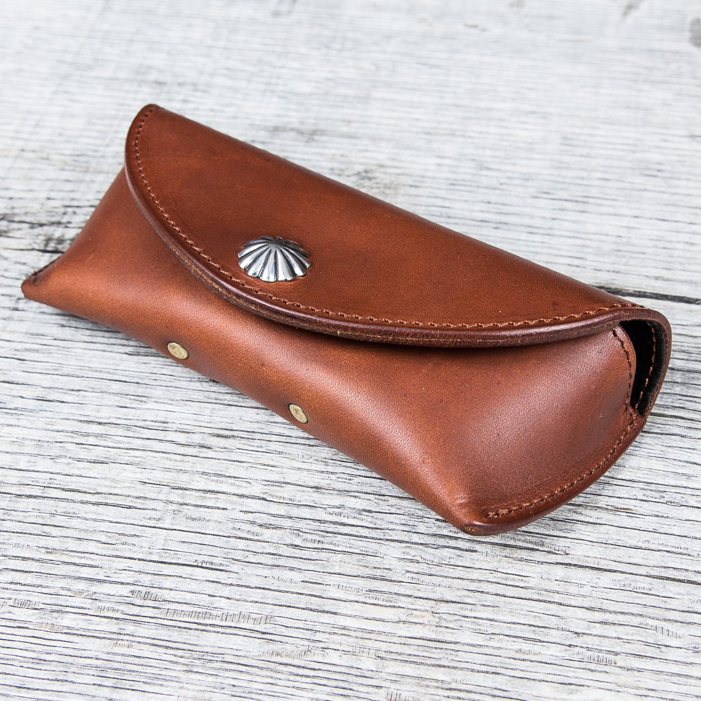 Larry Smith LT-0064 Glass Case Light Brown