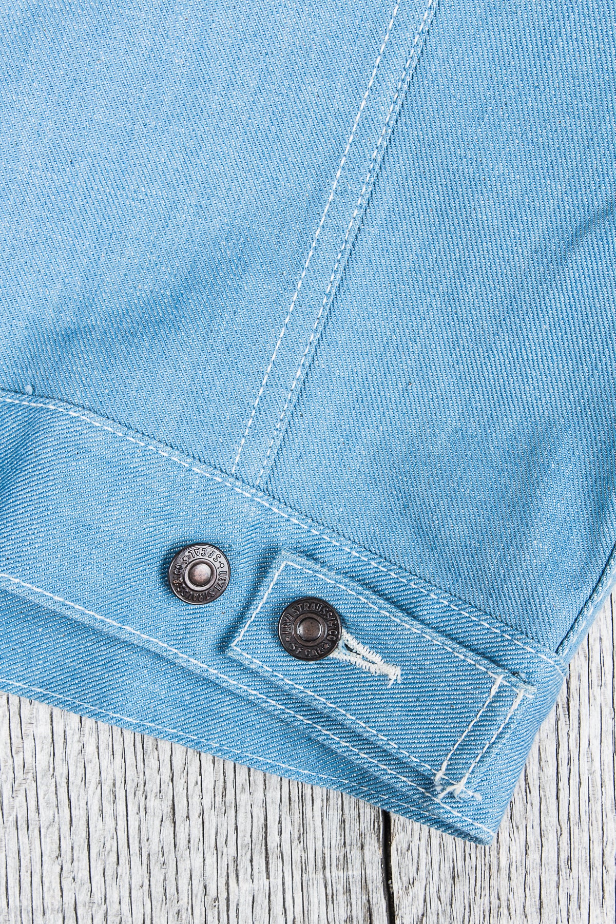 Second Hand Levi's Vintage Clothing 70505 Bright Blue Denim Jacket