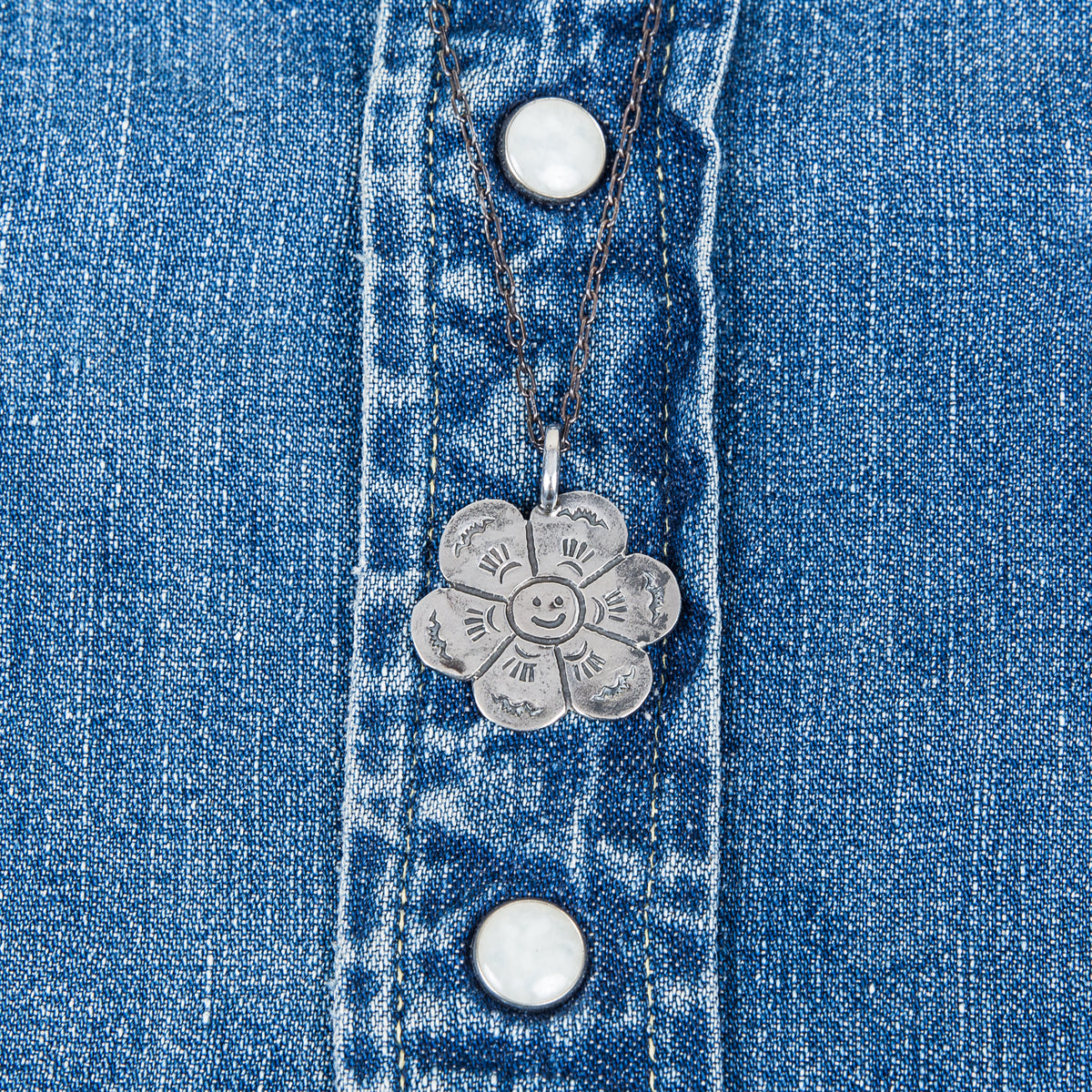 Munqa Newtive Flower Silver Necklace