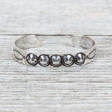 Munqa Newtive Smile Silver Bangle Medium