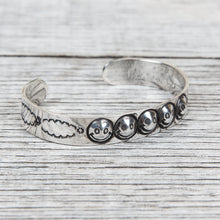 Munqa Newtive Smile Silver Bangle Medium