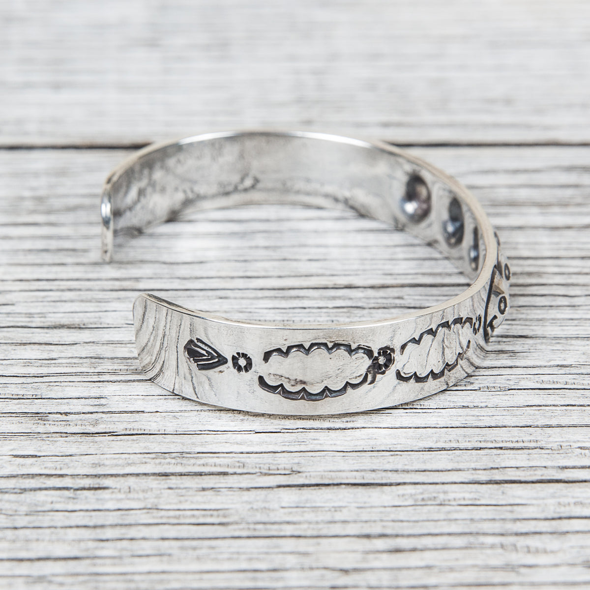 Munqa Newtive Smile Silver Bangle Medium