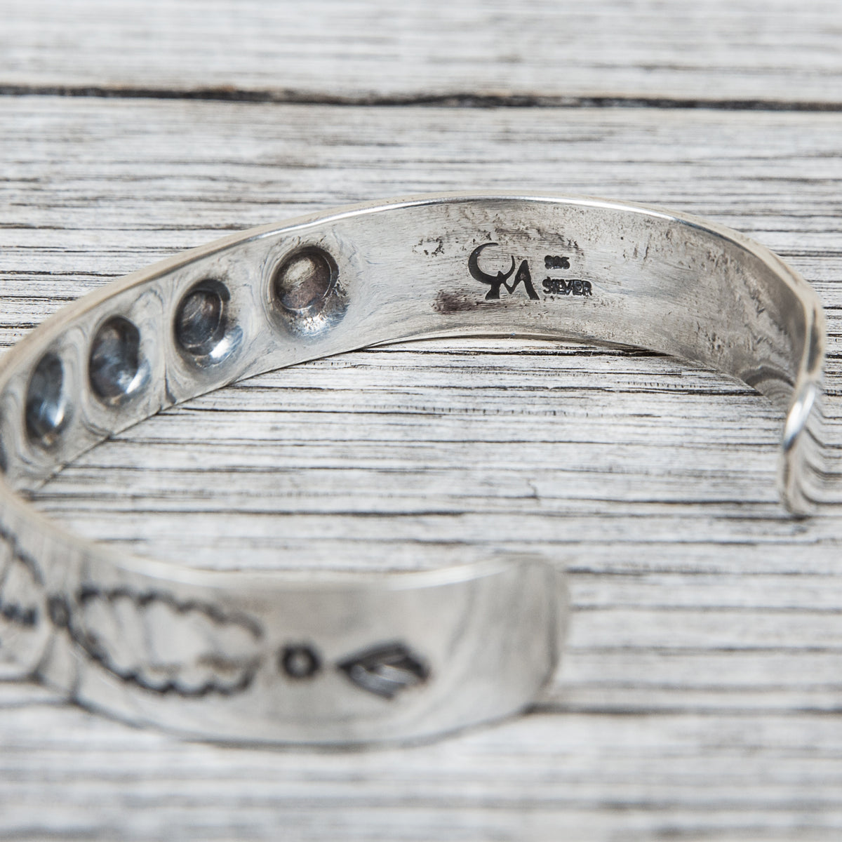 Munqa Newtive Smile Silver Bangle Medium