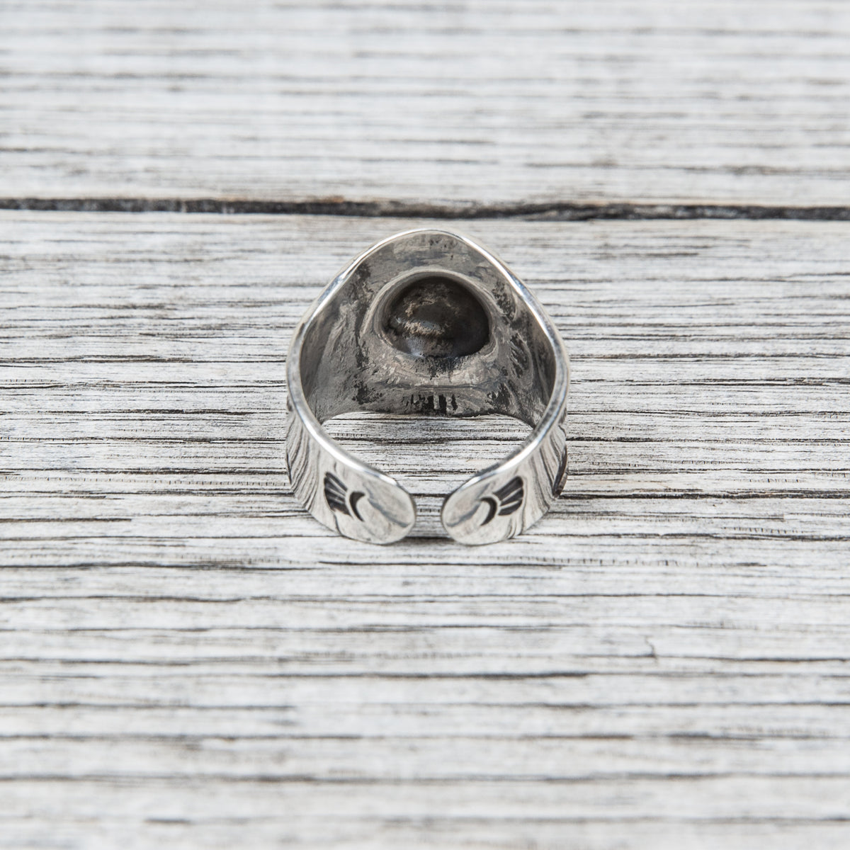 Munqa Newtive Big Smiley Silver Ring