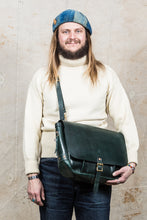 Lone Wolf Leather Messenger Bag Tärnsjö Veg Tanned Green Leather