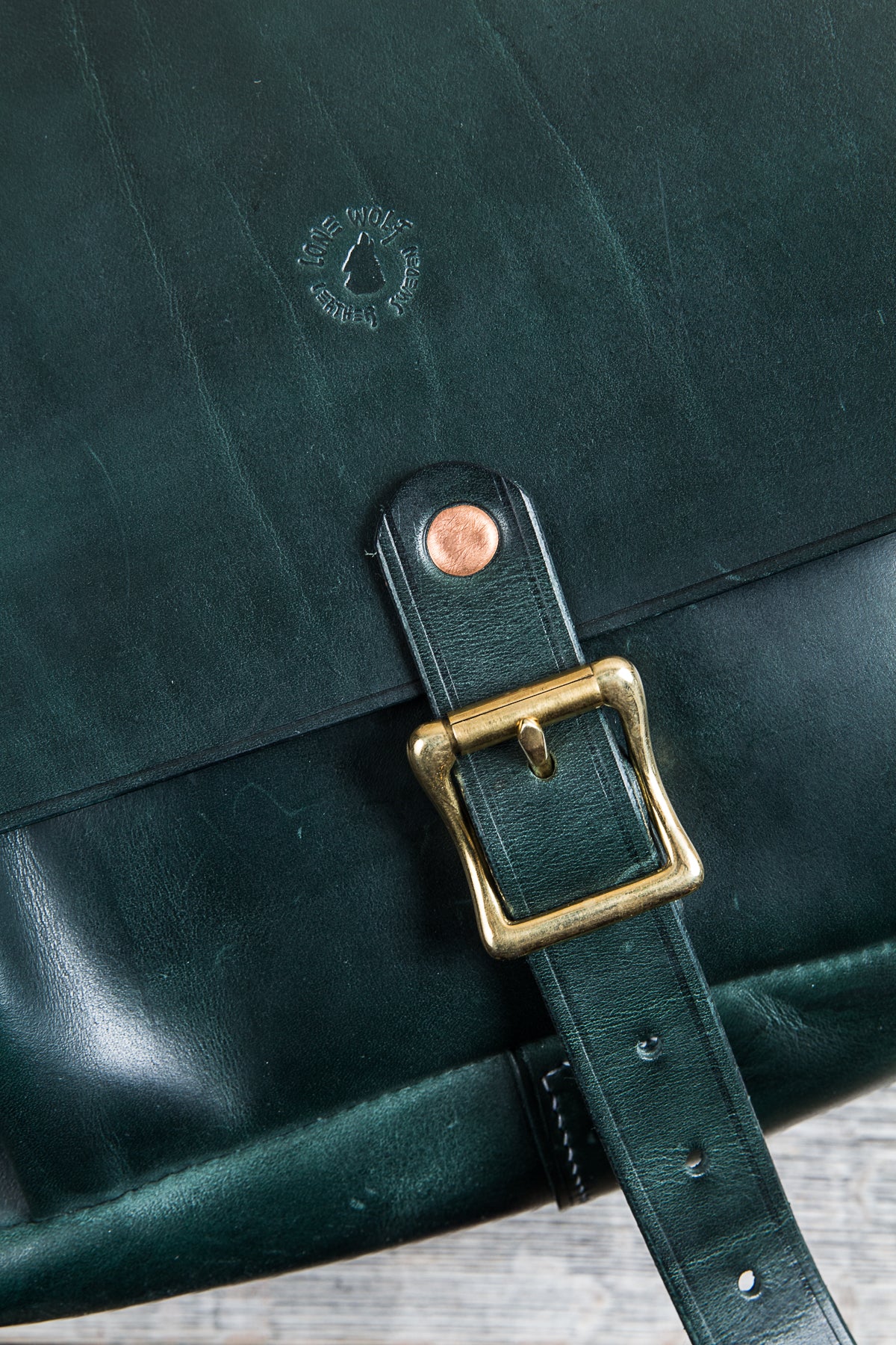 Lone Wolf Leather Messenger Bag Tärnsjö Veg Tanned Green Leather