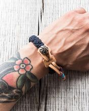 Tenable Crafts Indigo Braid and Silver Concha Button Bracelet #183