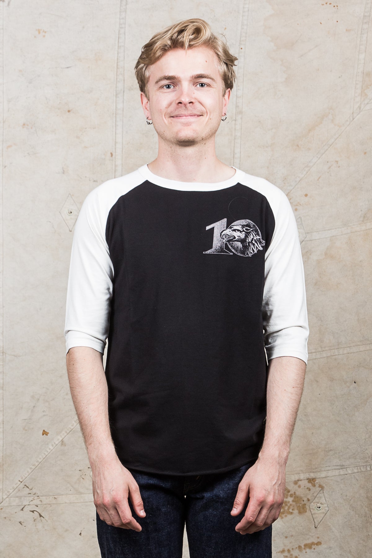 Indigofera Leon Raglan Black / Cocatoo 10 Years