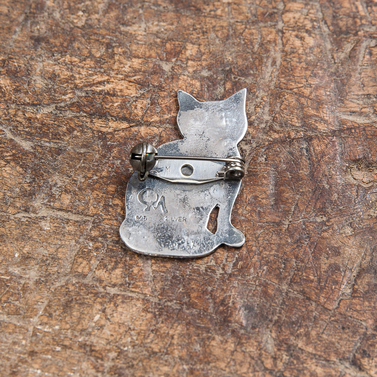 Munqa Newtive Silver Brooch Cat