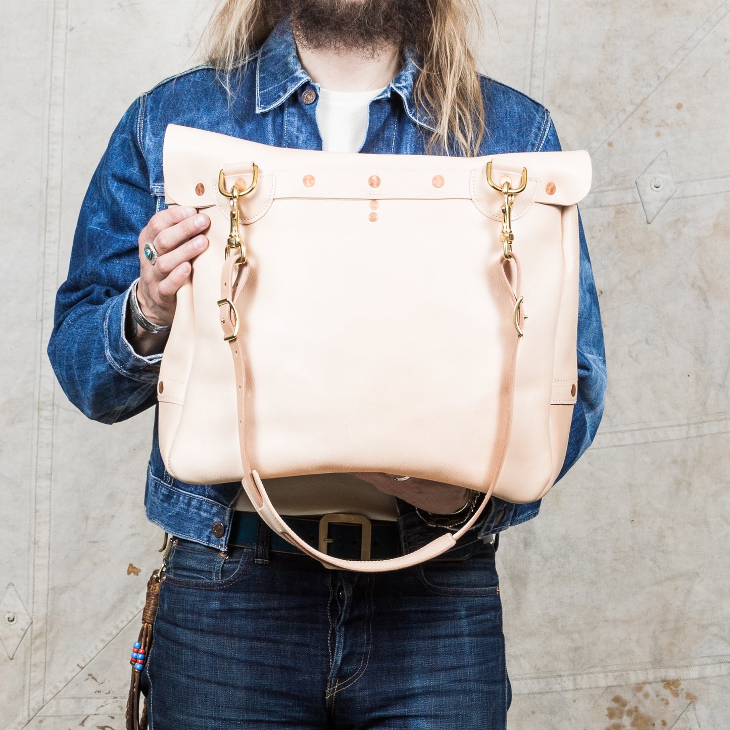 Blue Highway Messenger Bag Veg Tan Leather Natural