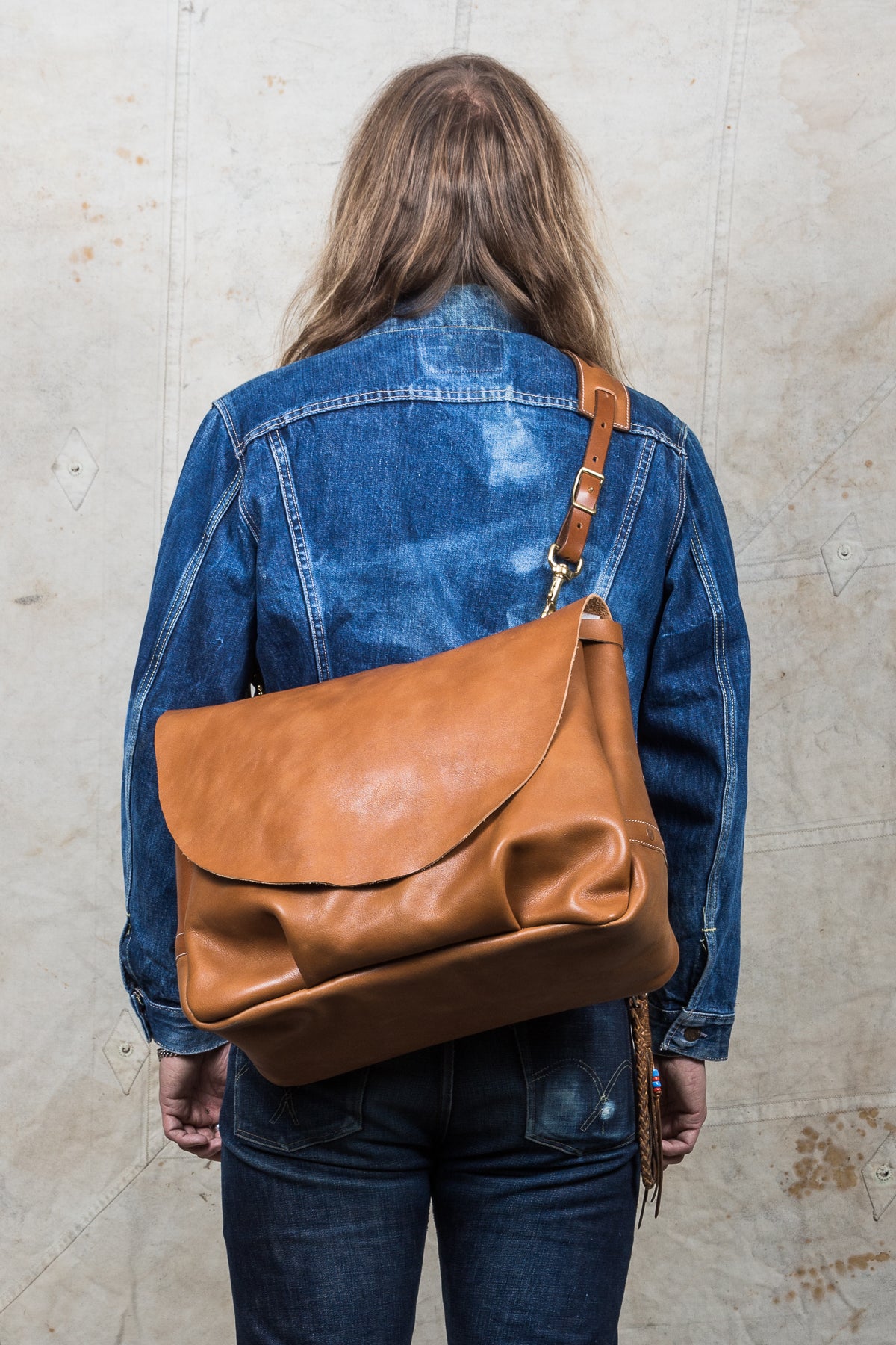 Blue Highway Messenger Bag Veg Tan Leather Cognac