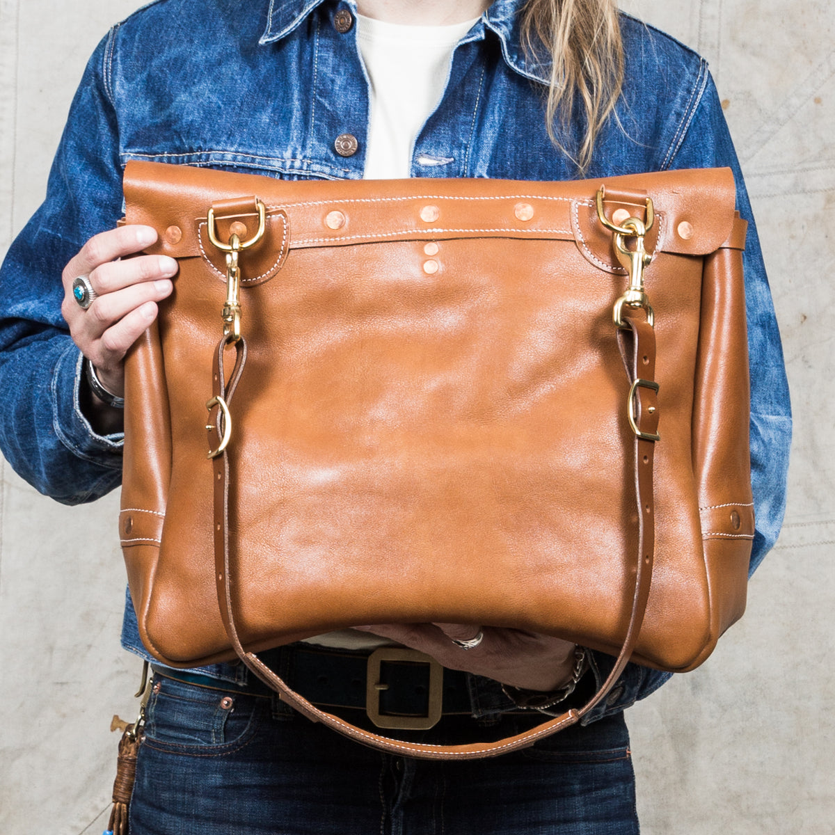 Blue Highway Messenger Bag Veg Tan Leather Cognac