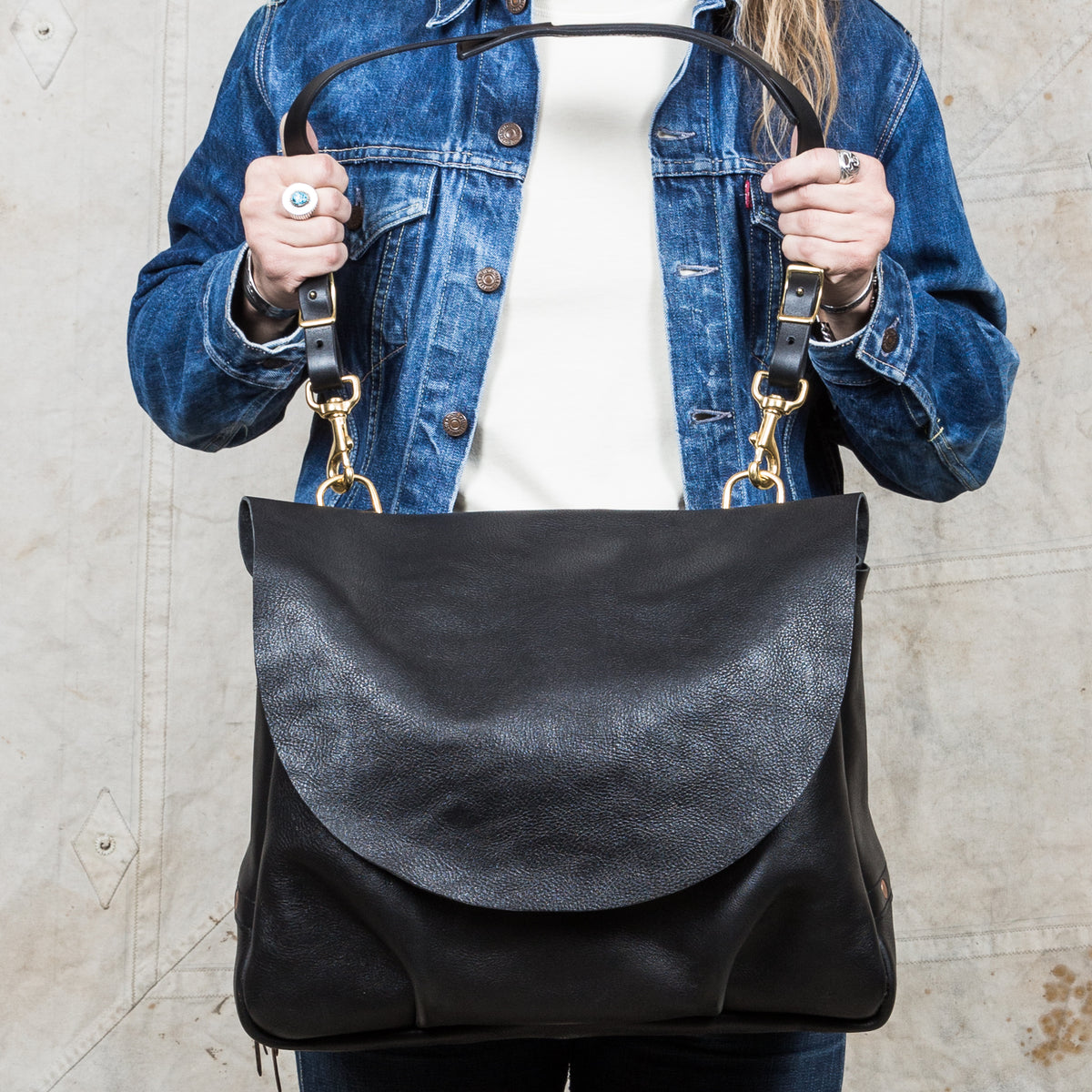 Blue Highway Messenger Bag Veg Tan Leather Black