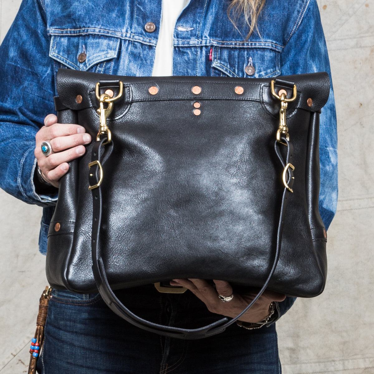 Blue Highway Messenger Bag Veg Tan Leather Black