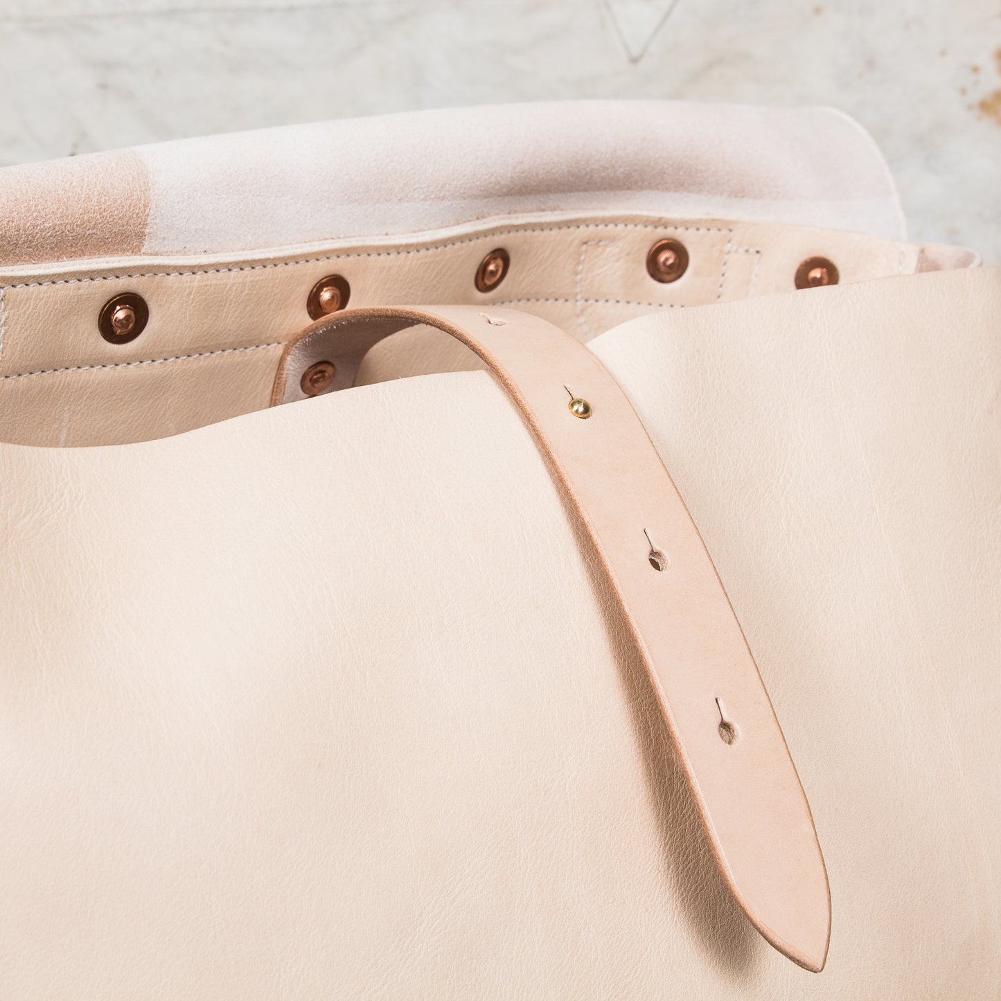 Blue Highway Messenger Bag Veg Tan Leather Natural