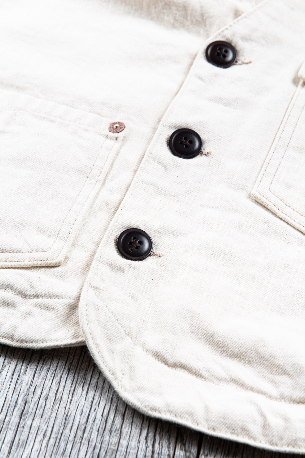 Indigofera Harrison Vest Yucatan White