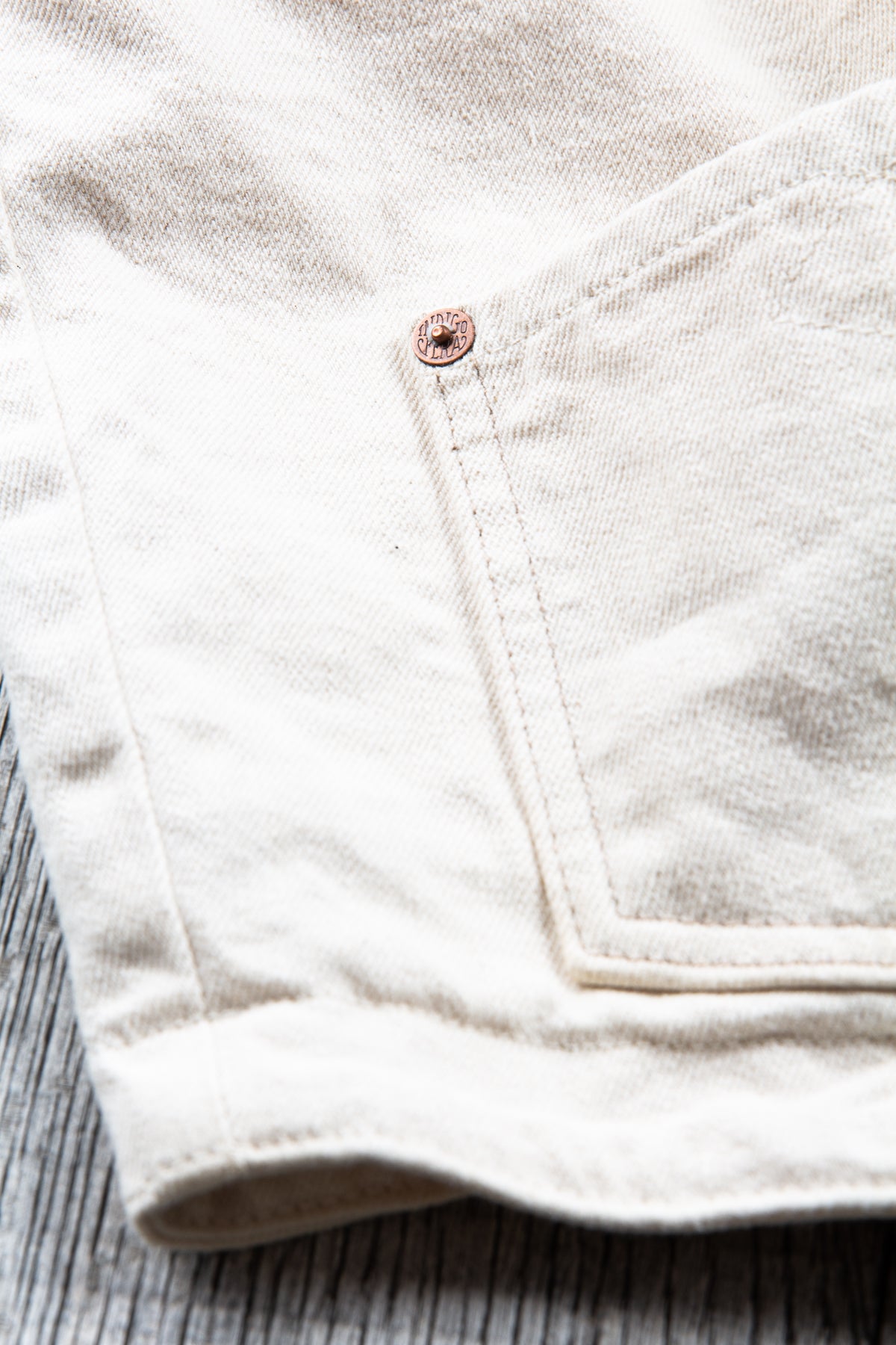 Indigofera Harrison Vest Yucatan White