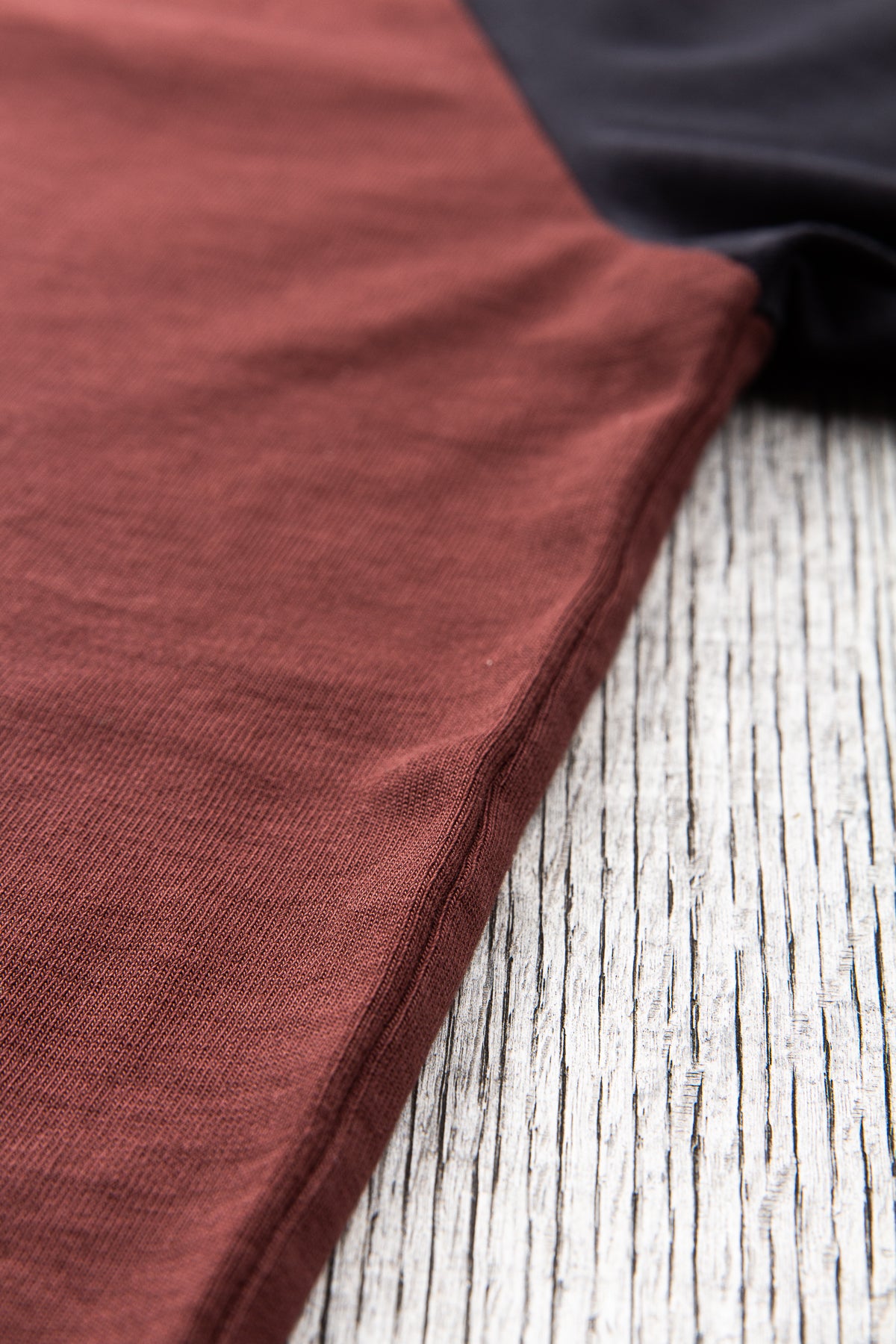 Indigofera Leon Raglan Sweater Sassafras Red / Marshall Black