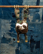 Putpet Hanging Sloth Camo