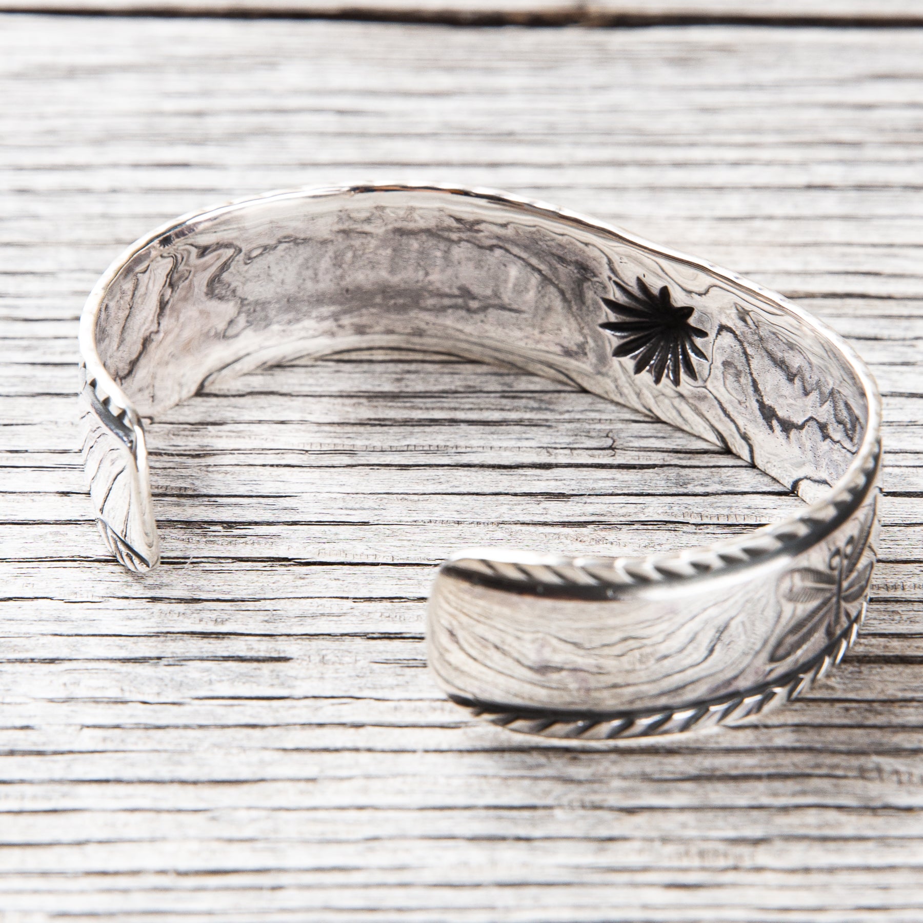 Larry Smith Shell Flower Bracelet BR-0159 – Second Sunrise