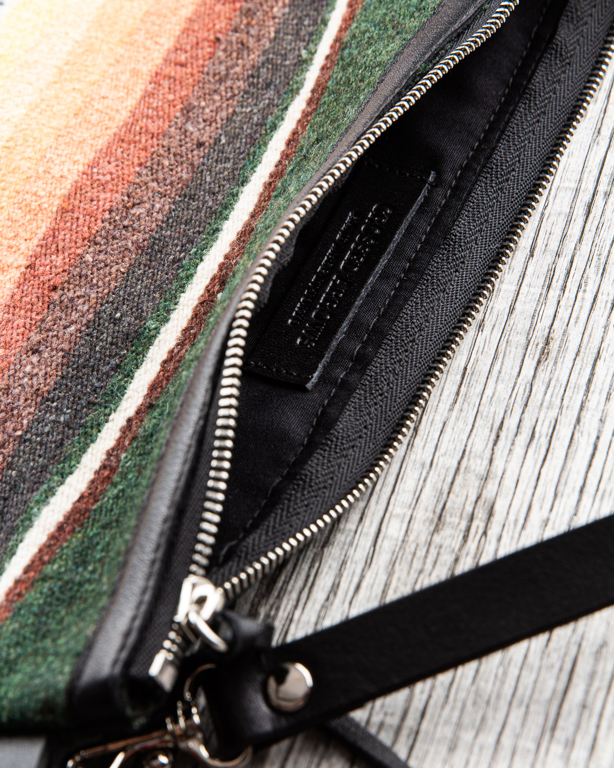 Crossed Arrows Vintage Rug Sacoche Bag