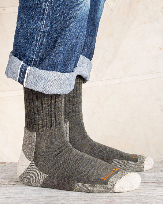 Darn Tough 1466 Olive Wool Socks Hiker Micro Crew Sock Cushion