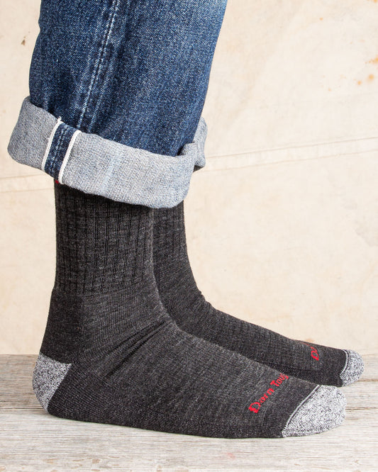 Darn Tough 1466 Black Wool Socks Hiker Micro Crew Sock Cushion