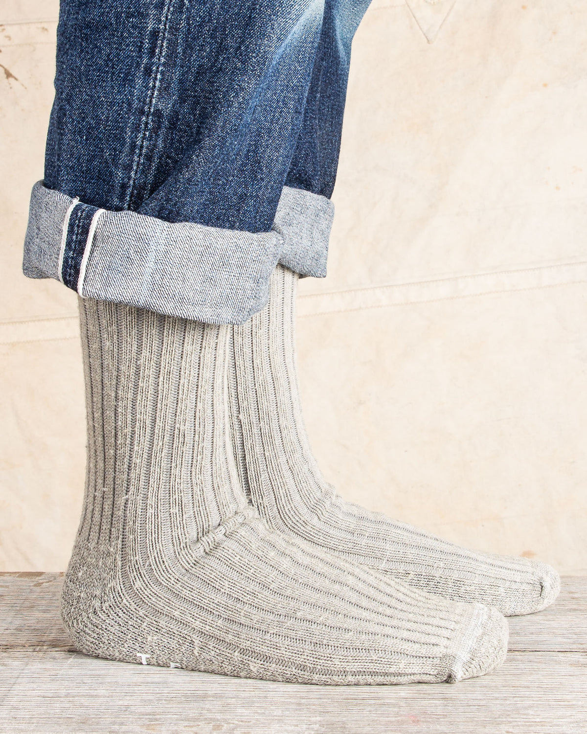 Tender Wool Rib Socks Indian Black Dyed