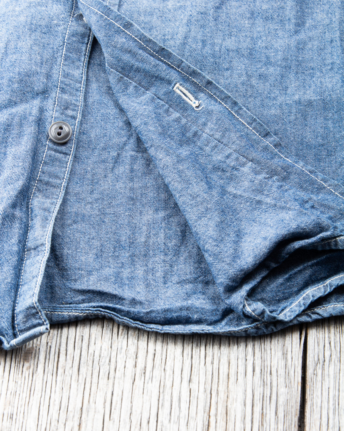 Second Hand Sugar Cane Co. Blue Chambray Work Shirt Size Small
