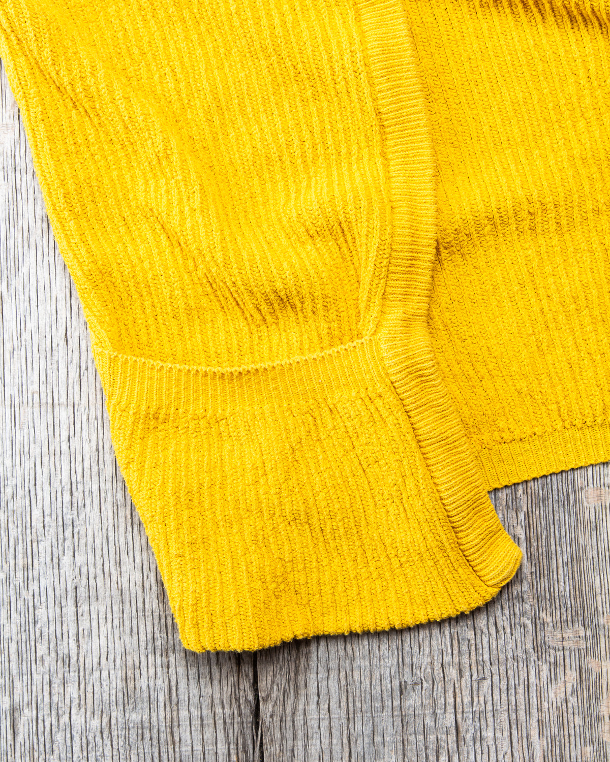 Tender Type 740 Bucket Pocket Rib Shoulder Cardigan Turmeric Dyed
