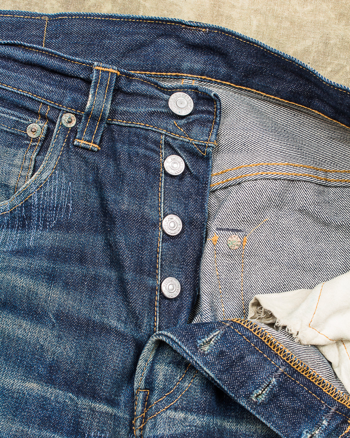 Second hand Levi's Vintage Clothing 1947 501XX W32/L34 Made in USA