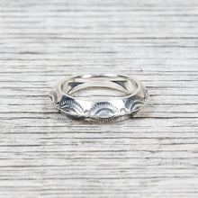 Larry Smith Triangle Leaf Ring RG-0045