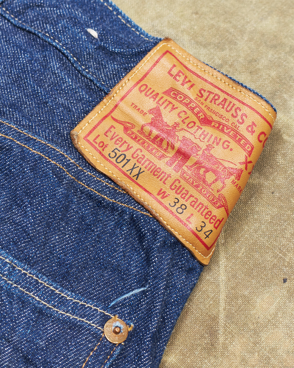 Second Hand Levi's Vintage Clothing Made in USA 1915 501XX W 38 / W 34