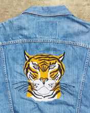 Second Hand Levi's Vintage Clothing 60's 70505-0217 Tiger Embroidered Denim Jacket