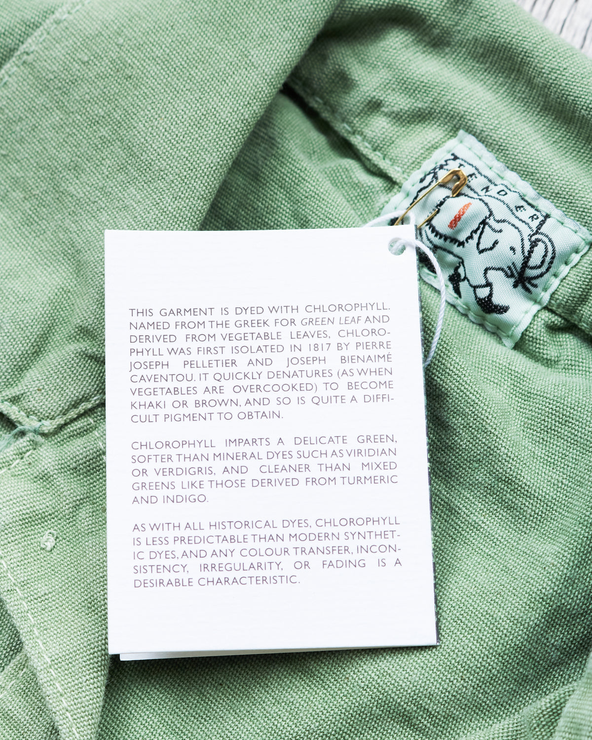 Tender 452 Bridge Pocket Square Tail Shirt Chlorophyll Dyed