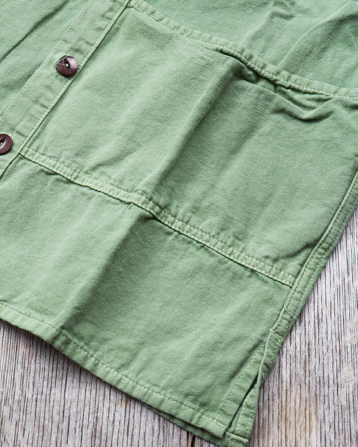 Tender 452 Bridge Pocket Square Tail Shirt Chlorophyll Dyed