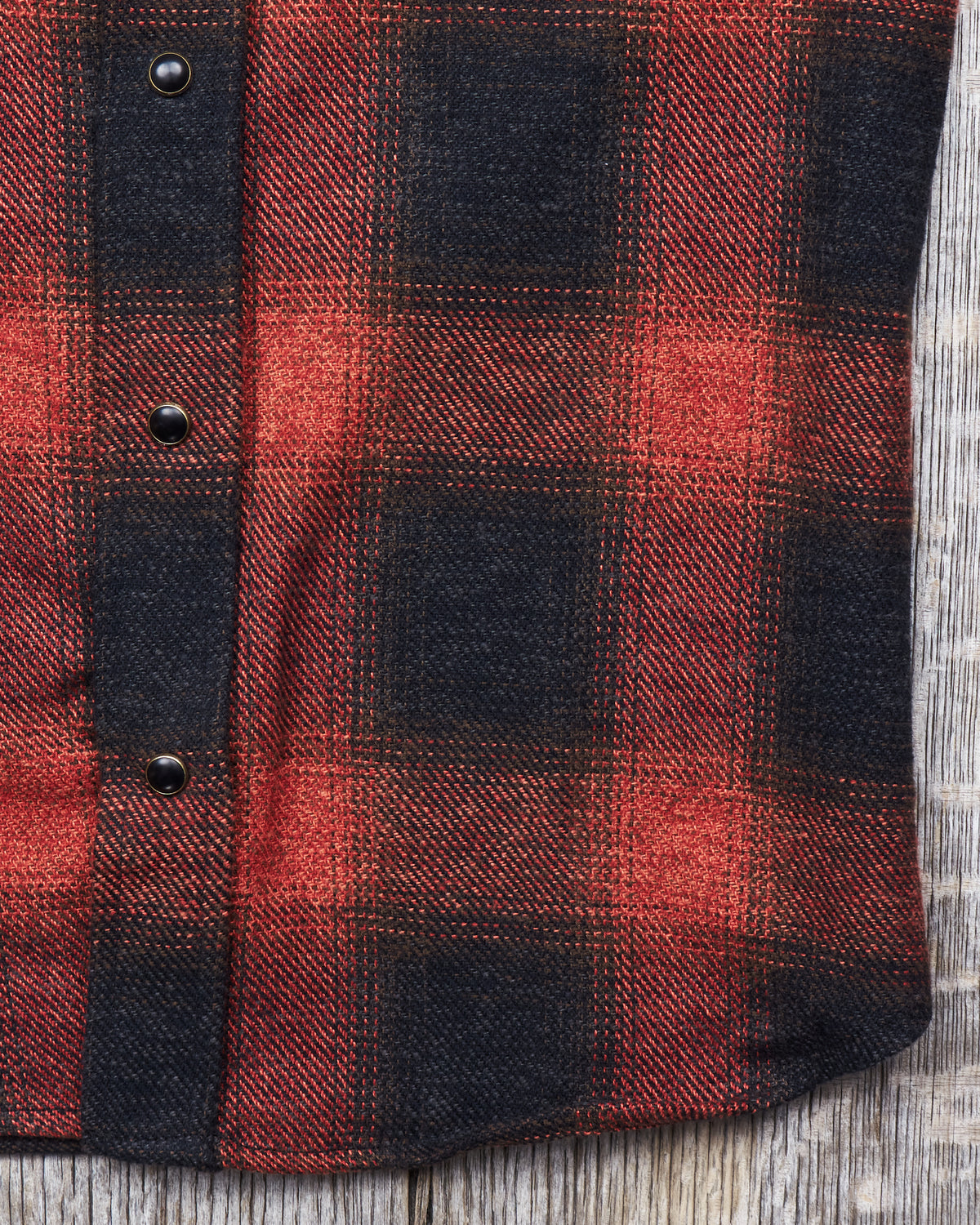 Indigofera Dollard Shirt Black / Red Shadow Plaid