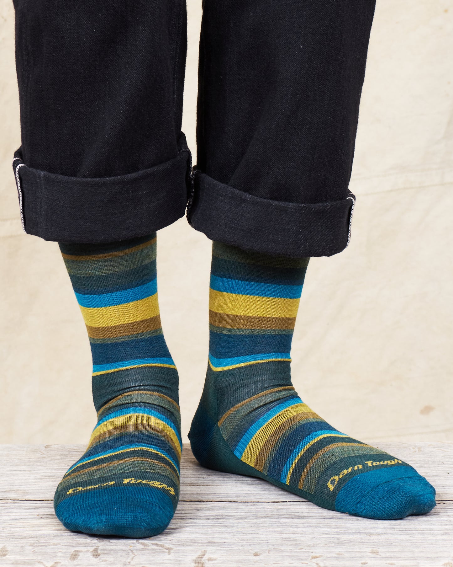 Darn Tough 6090 Bottle Merino Wool Lifestyle Druid Crew Lightweight Socks